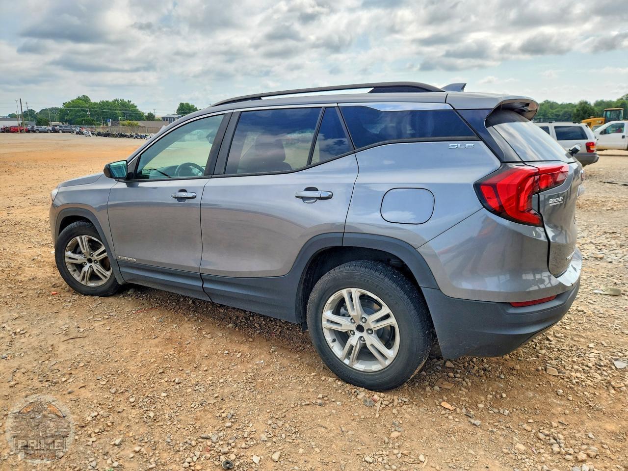 2021 GMC TERRAIN — фото 2