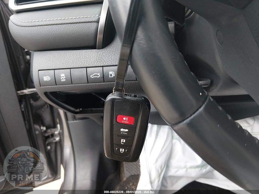 2018 TOYOTA CAMRY HYBRID SE — фото 11