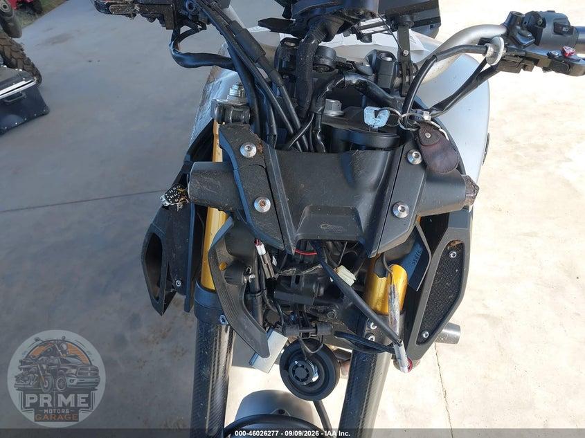 2015 YAMAHA FZ09 — фото 15