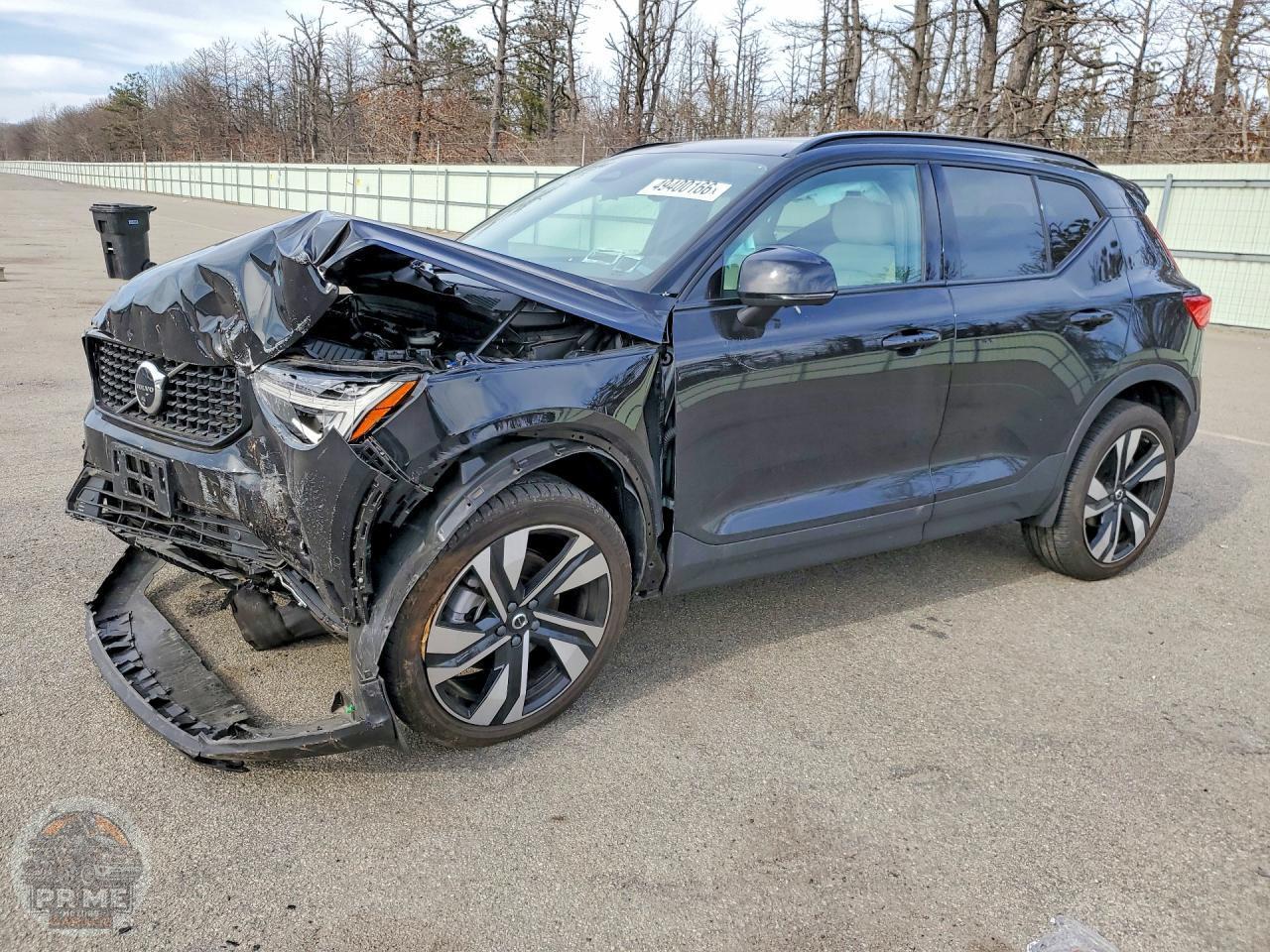 2024 VOLVO XC40 — фото 1
