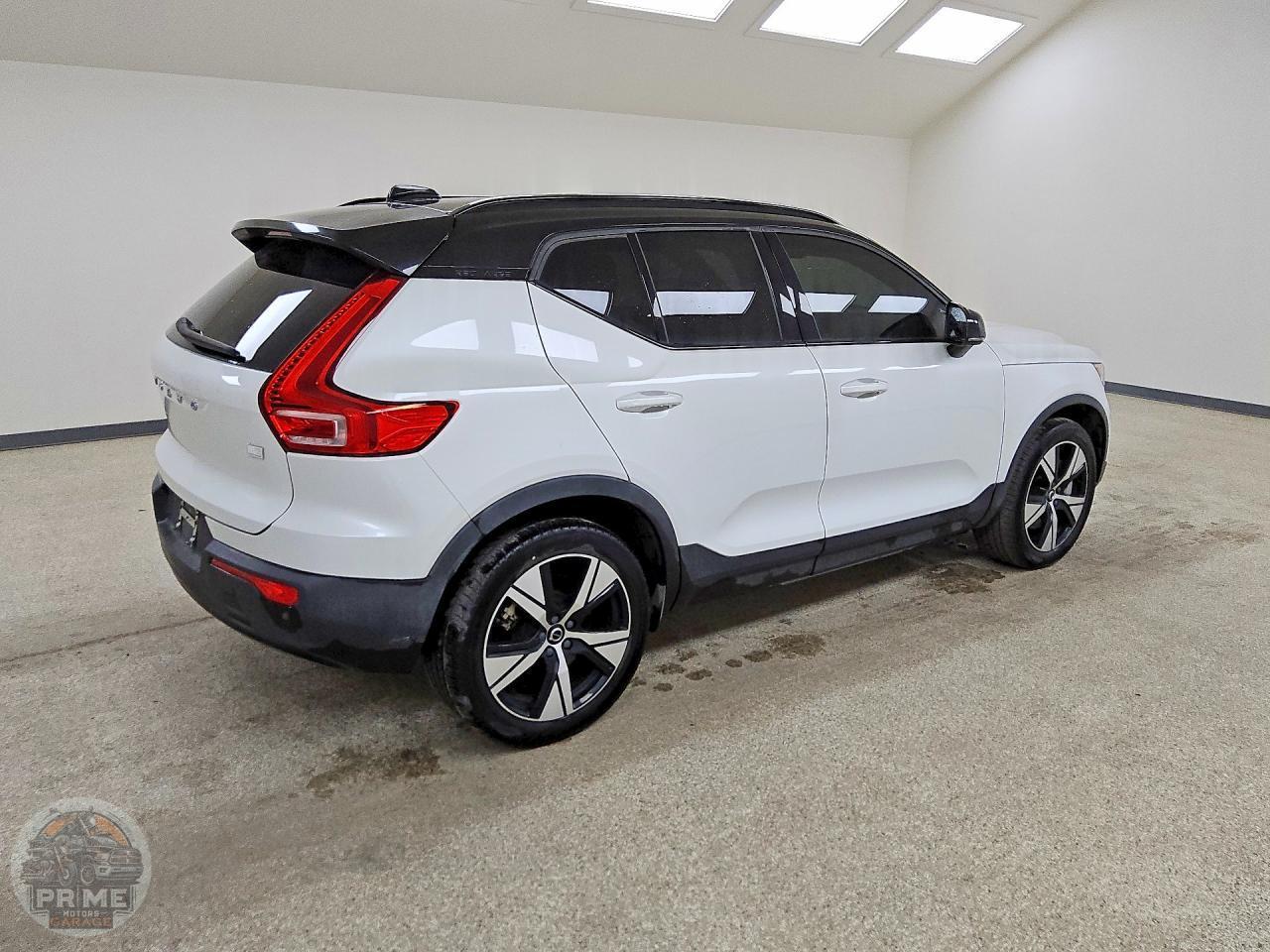 2021 VOLVO XC40 — фото 5