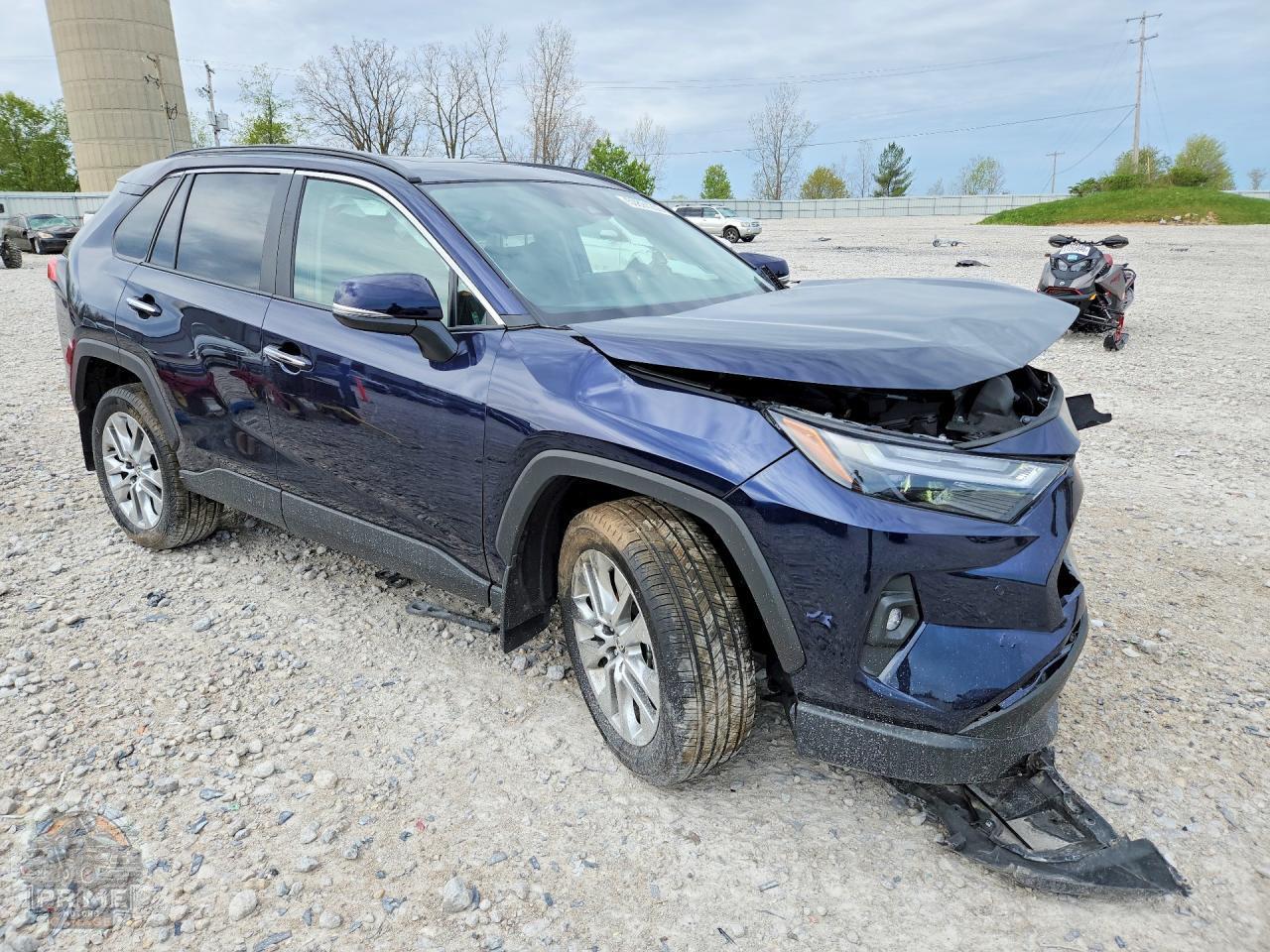 2025 TOYOTA RAV4 — фото 4