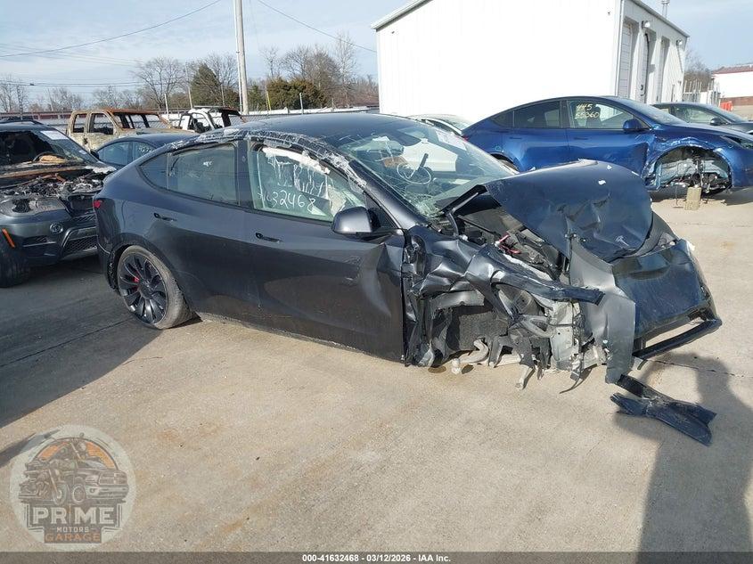 2024 TESLA MODEL Y PERFORMANCE DUAL MOTOR ALL-WHEEL DRIVE — фото 19