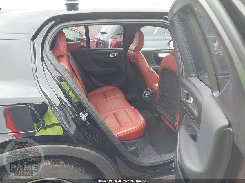 2019 VOLVO XC40 T5 MOMENTUM — фото 8