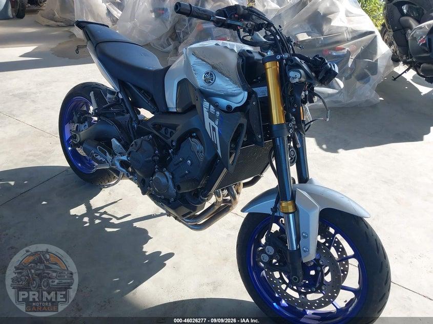 2015 YAMAHA FZ09 — фото 1