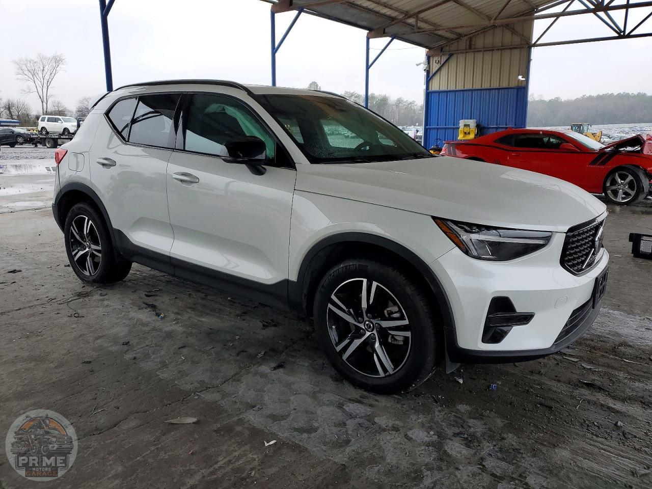 2024 VOLVO XC40 — фото 4
