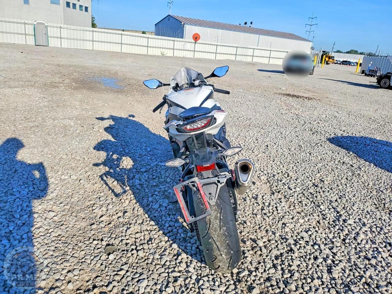 2026 HONDA CBR1000 — фото 4