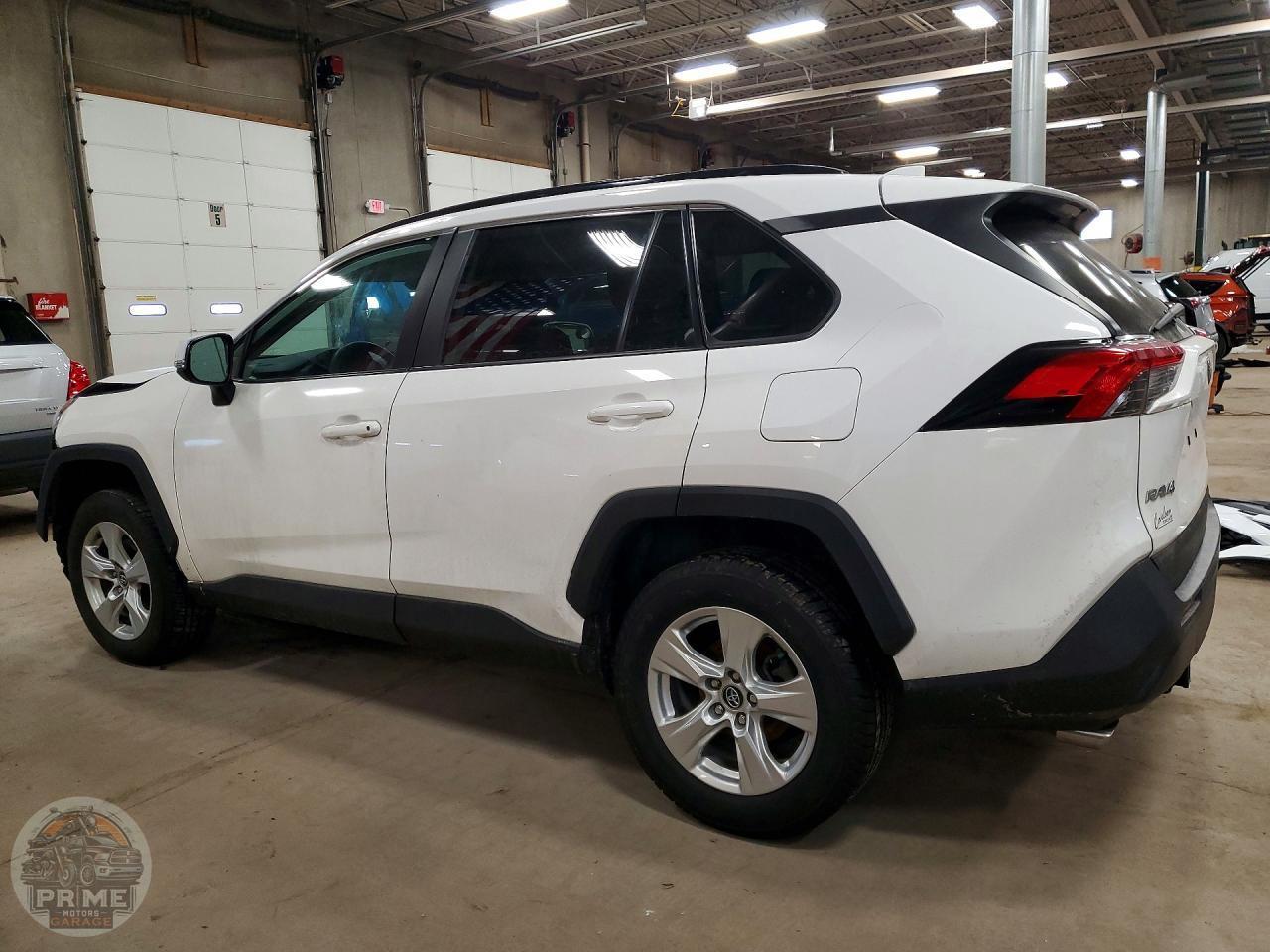 2020 TOYOTA RAV4 — фото 2
