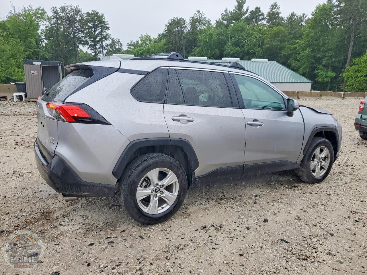 2020 TOYOTA RAV4 — фото 3