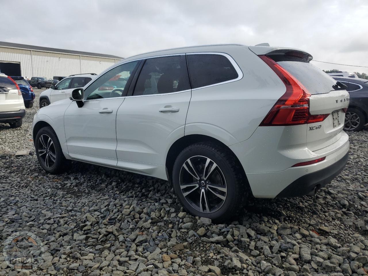 2021 VOLVO XC60 — фото 2