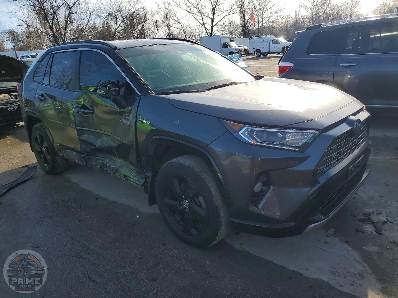 2021 TOYOTA RAV4 — фото 4