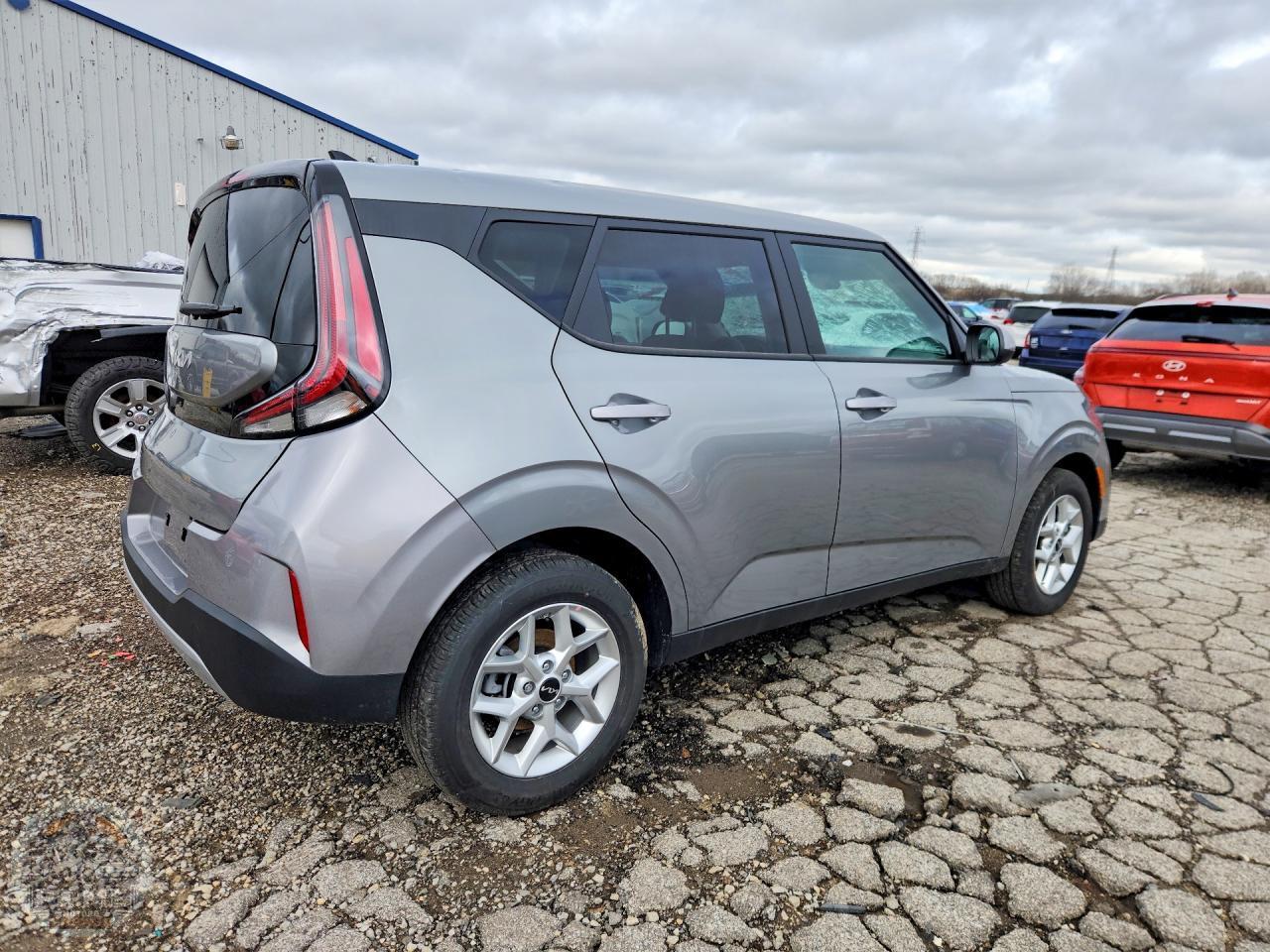 2025 KIA SOUL — фото 3