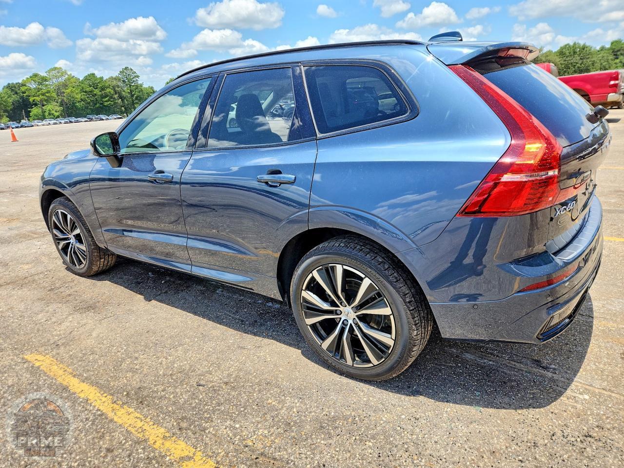 2025 VOLVO XC60 — фото 2