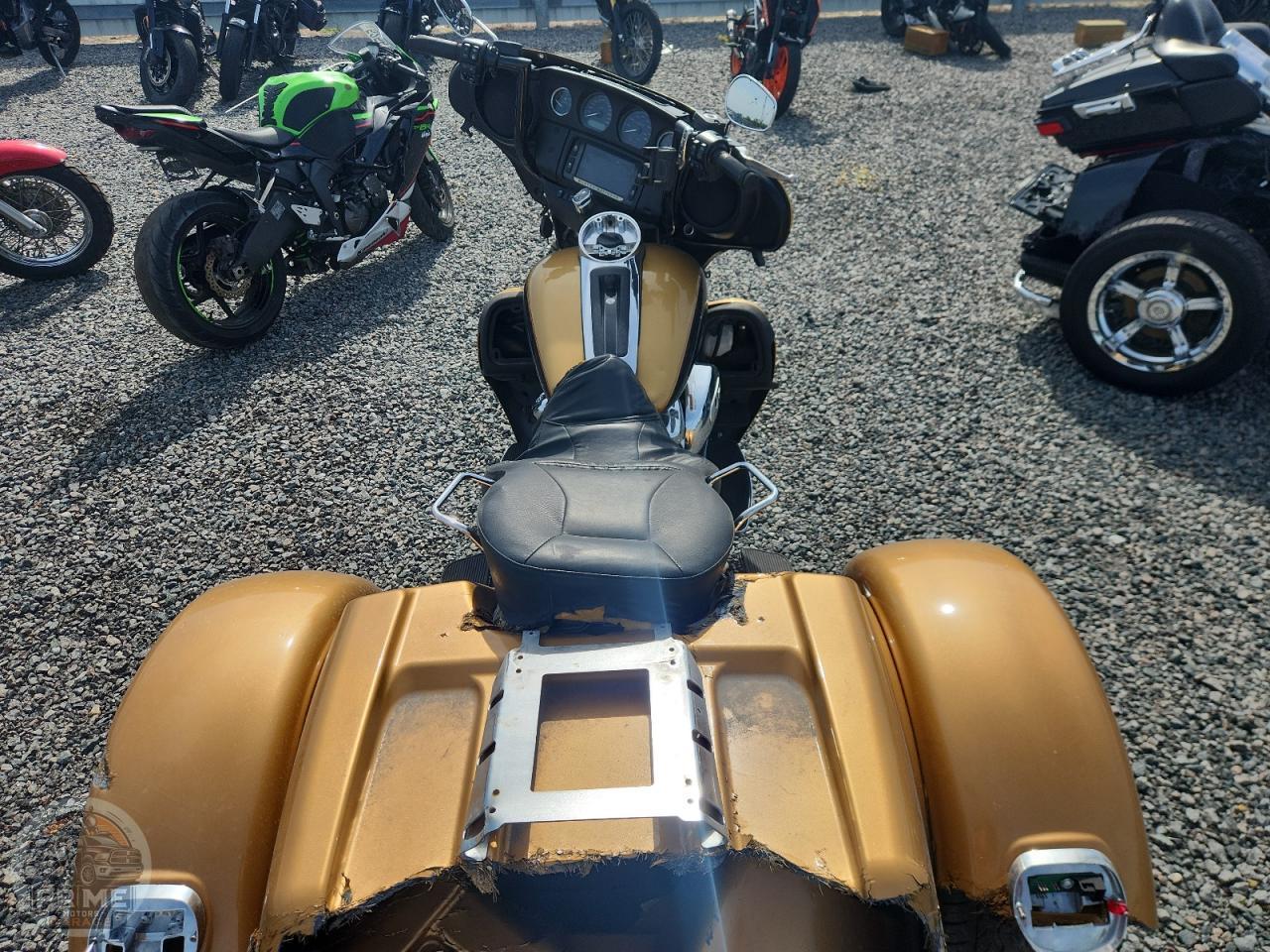 2017 HARLEY-DAVIDSON FLHTCUTG (TRI GLIDE ULTRA CLASSIC) — фото 6