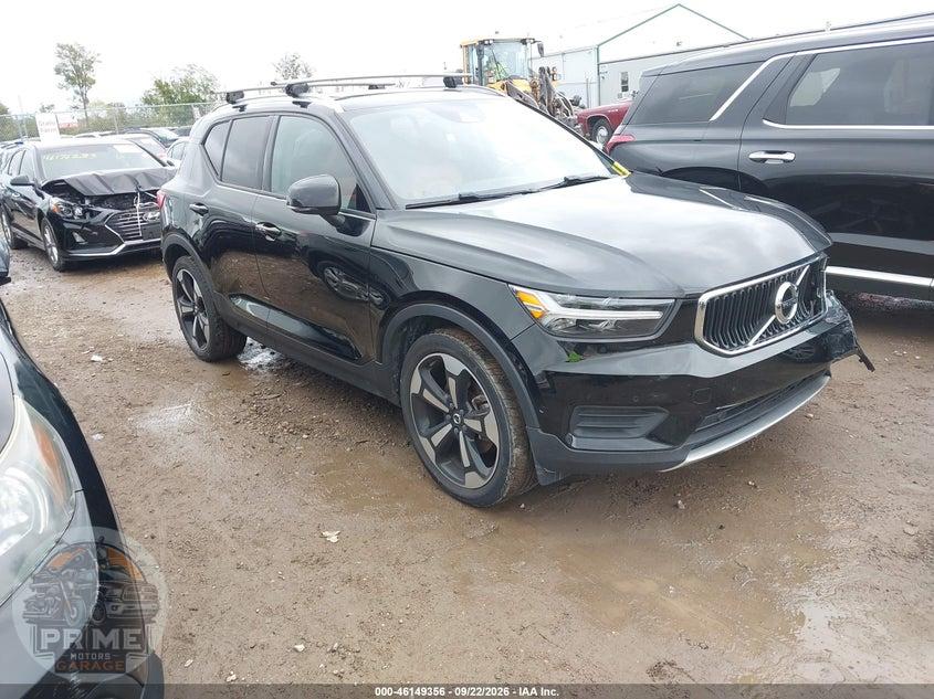 2019 VOLVO XC40 T5 MOMENTUM — фото 1