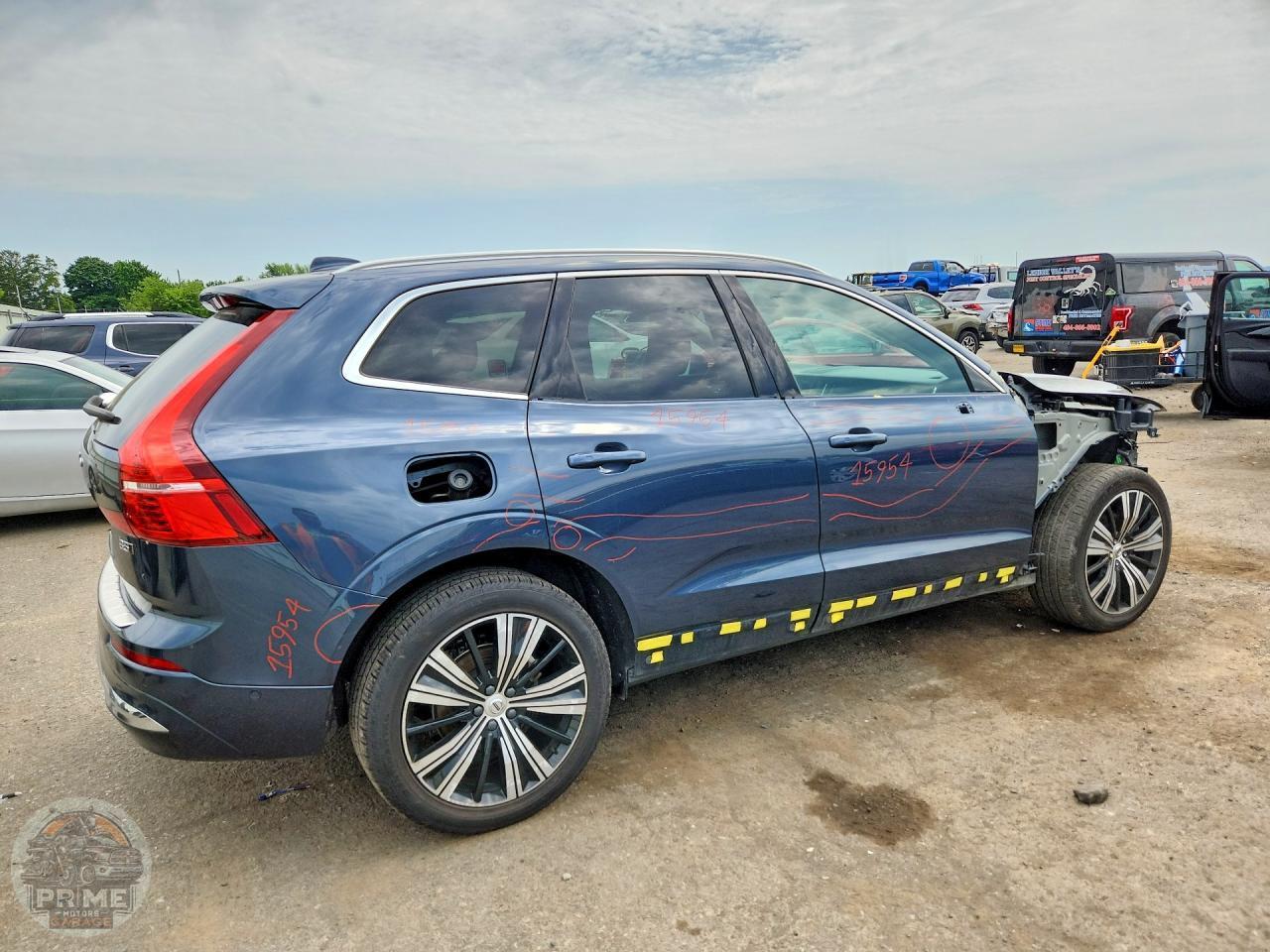 2023 VOLVO XC60 — фото 3
