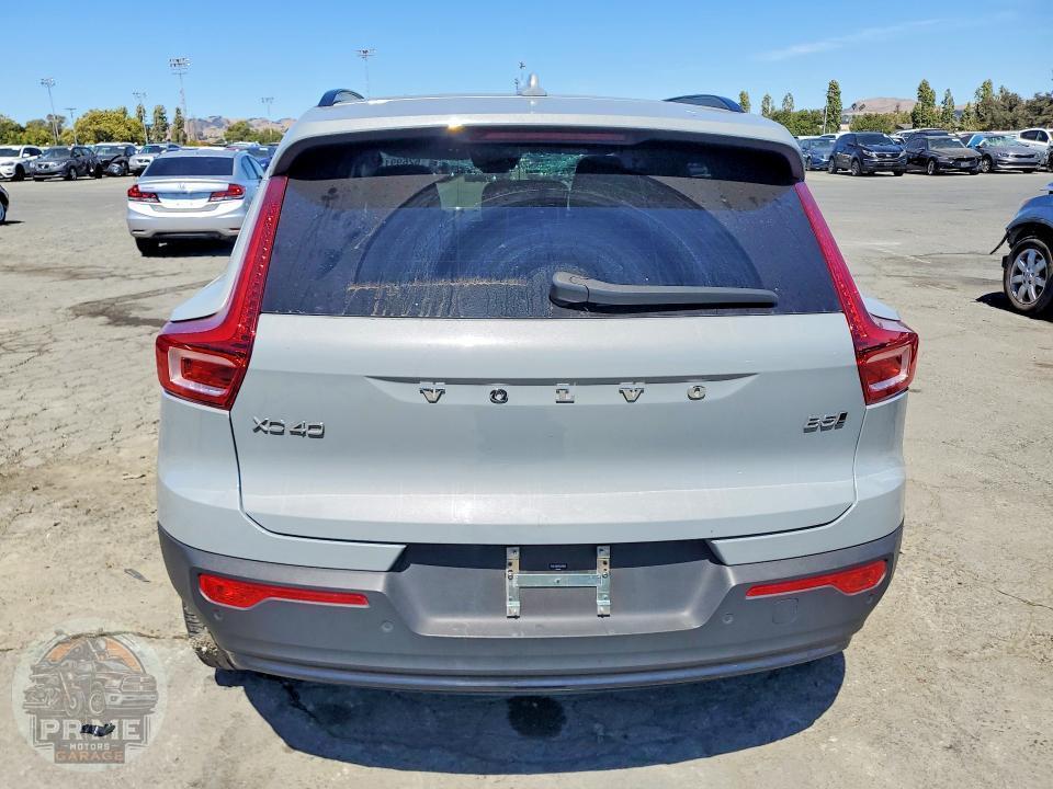 2024 VOLVO XC40 — фото 24