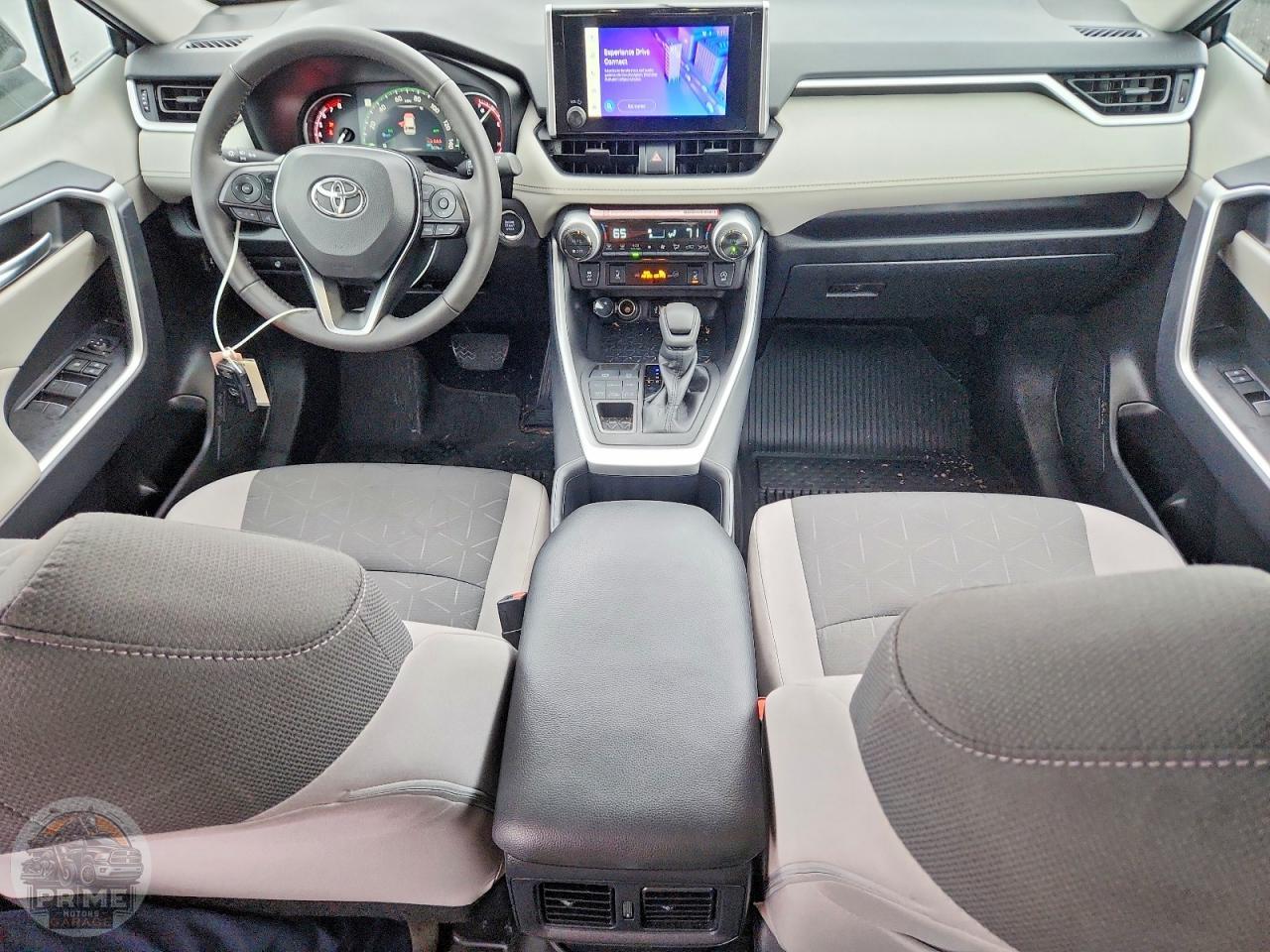 2025 TOYOTA RAV4 — фото 8