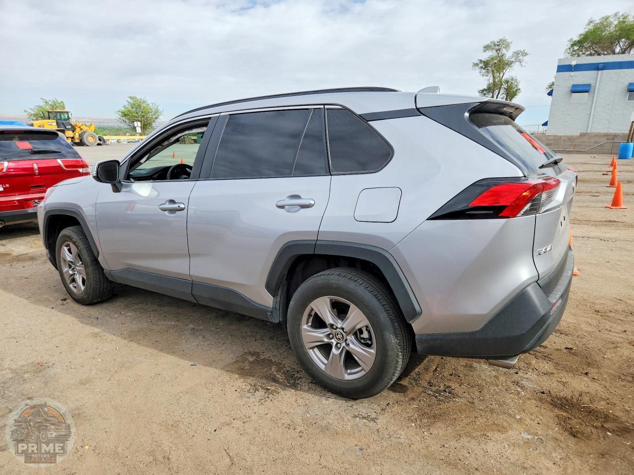 2025 TOYOTA RAV4 — фото 2