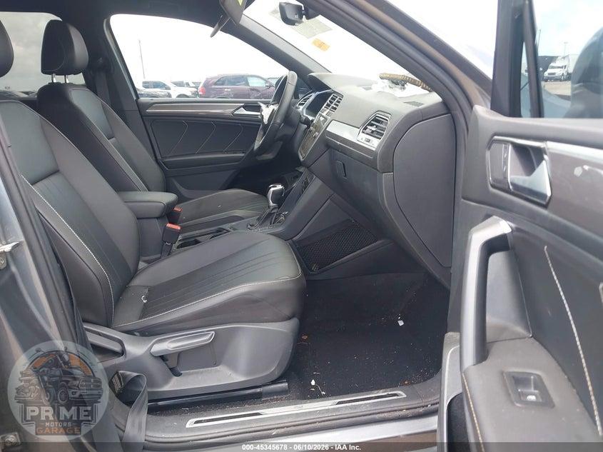 2022 VOLKSWAGEN TIGUAN 2.0T SE R-LINE BLACK — фото 5