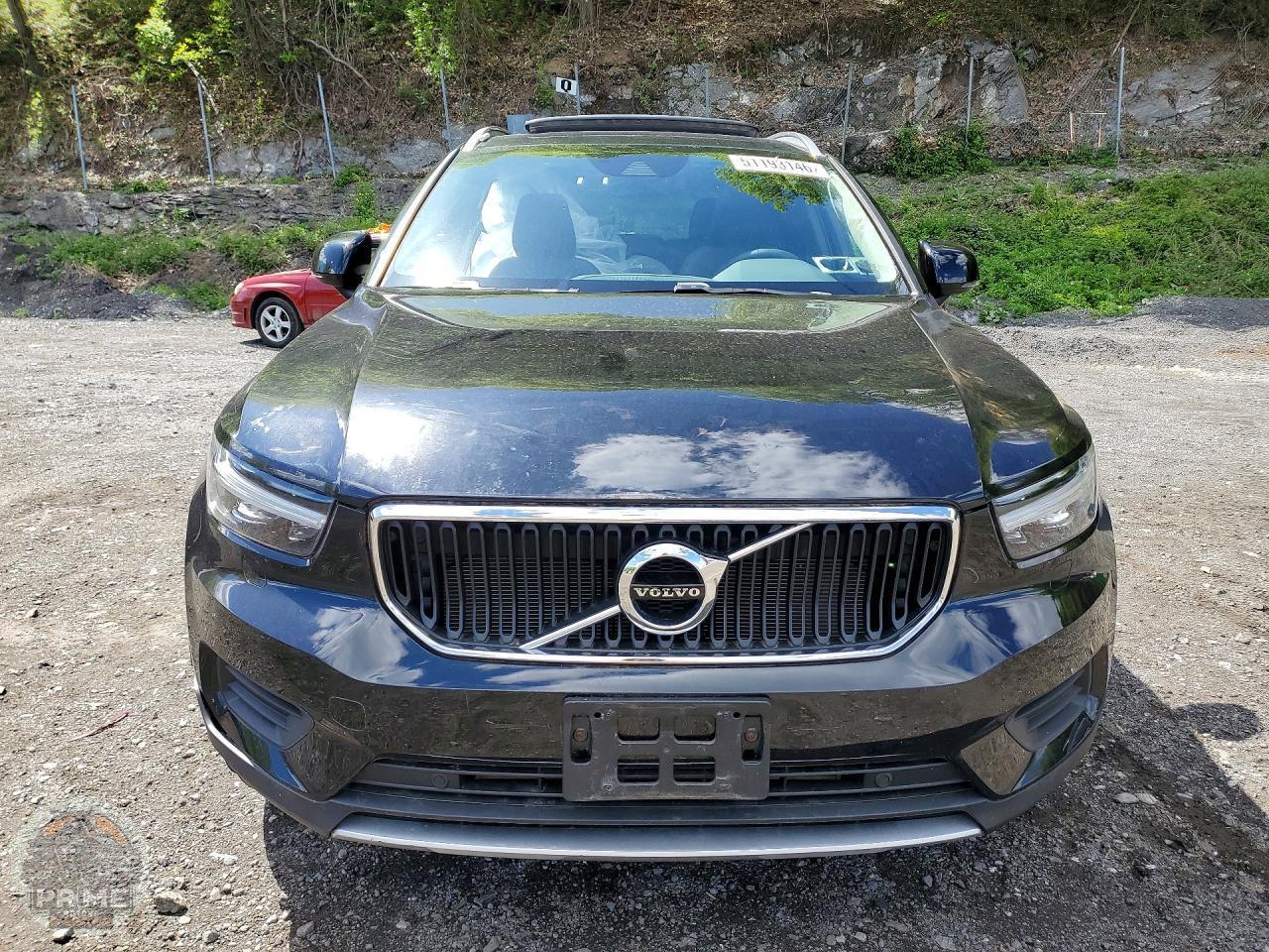 2022 VOLVO XC40 — фото 13