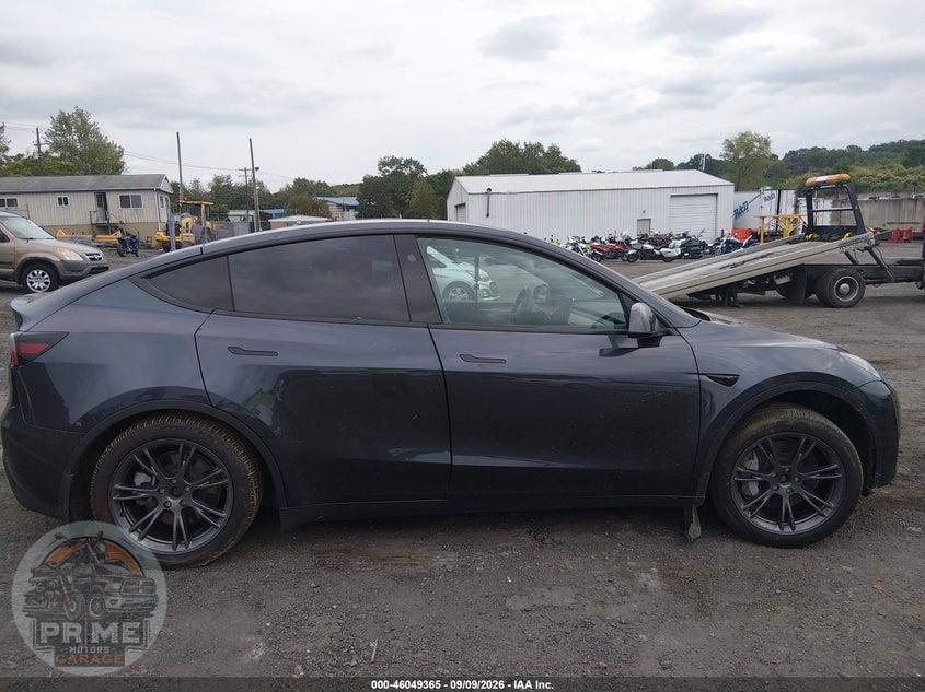 2025 TESLA MODEL Y LONG RANGE DUAL MOTOR ALL-WHEEL DRIVE — фото 13