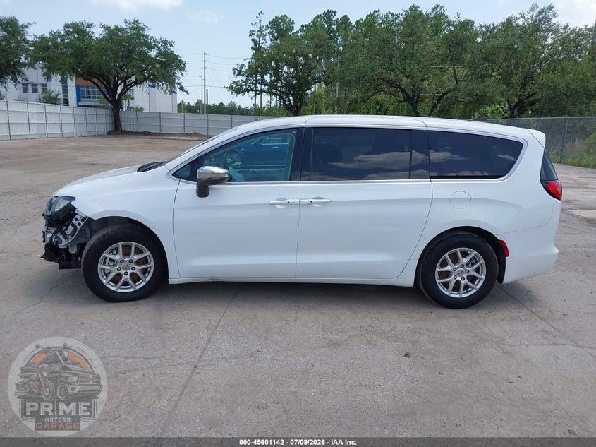 2023 CHRYSLER VOYAGER LX — фото 15