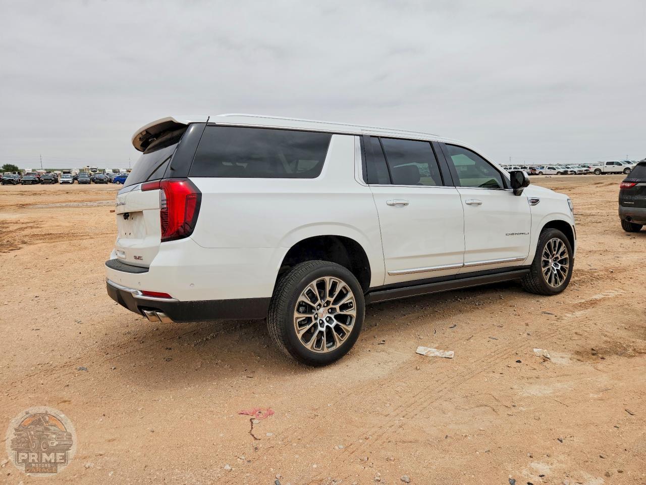 2025 GMC YUKON — фото 3