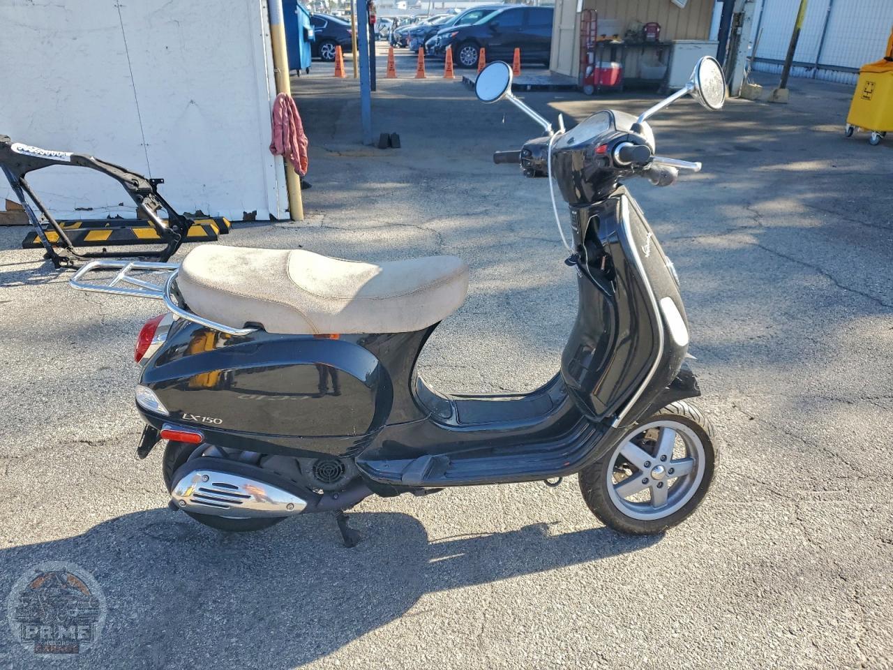 2010 VESPA LX — фото 1