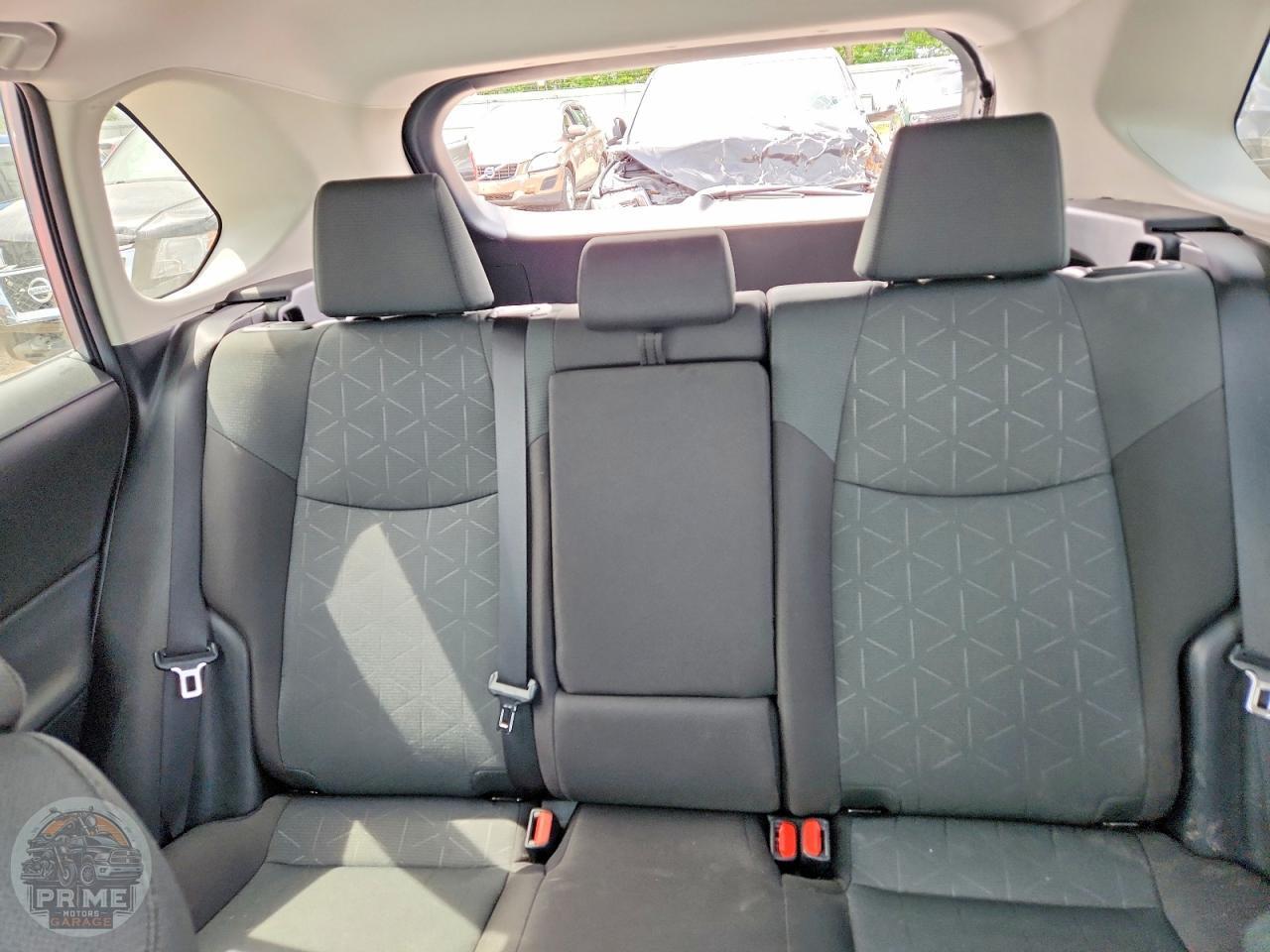2025 TOYOTA RAV4 — фото 10