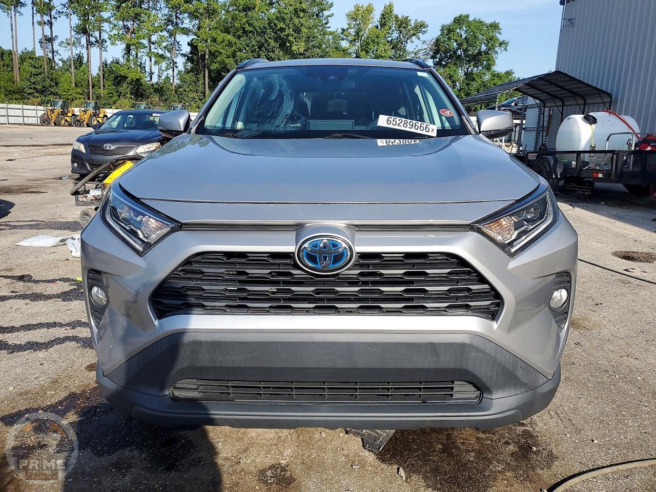 2020 TOYOTA RAV4 — фото 5