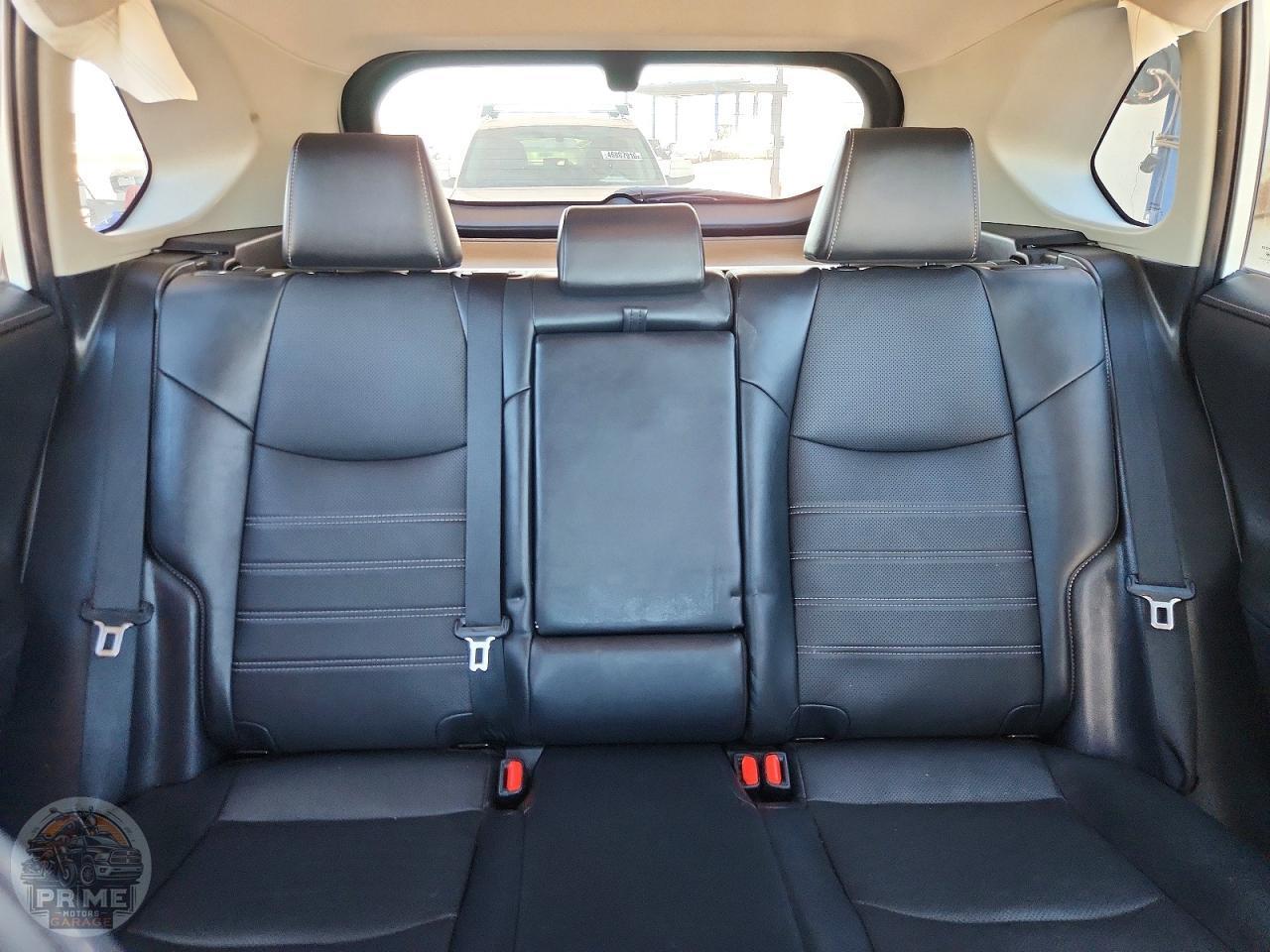 2020 TOYOTA RAV4 — фото 10