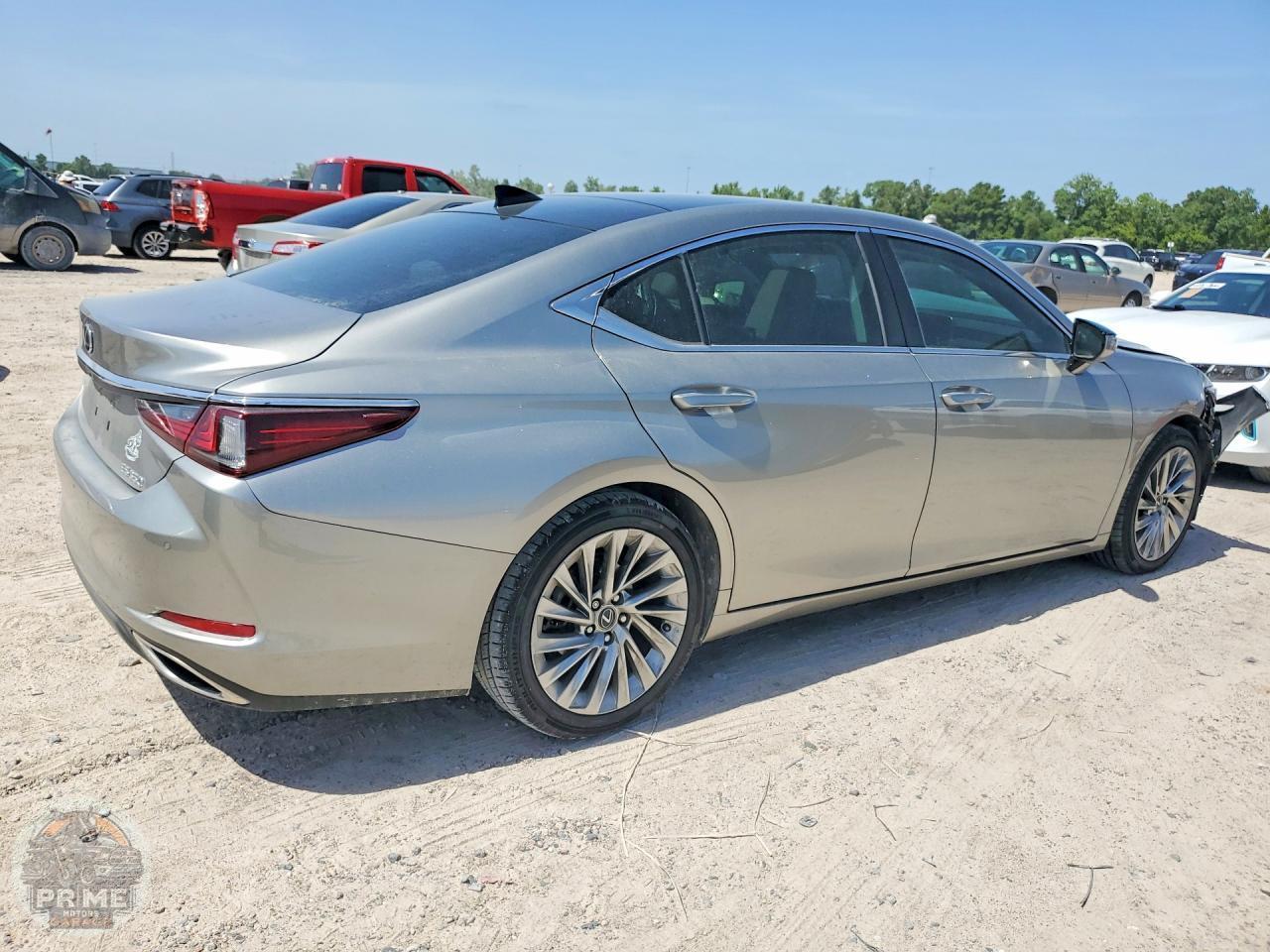 2020 LEXUS ES — фото 3
