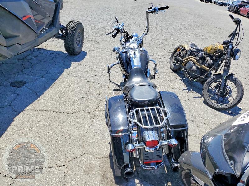2015 HARLEY-DAVIDSON FLHR (ROAD KING) — фото 6