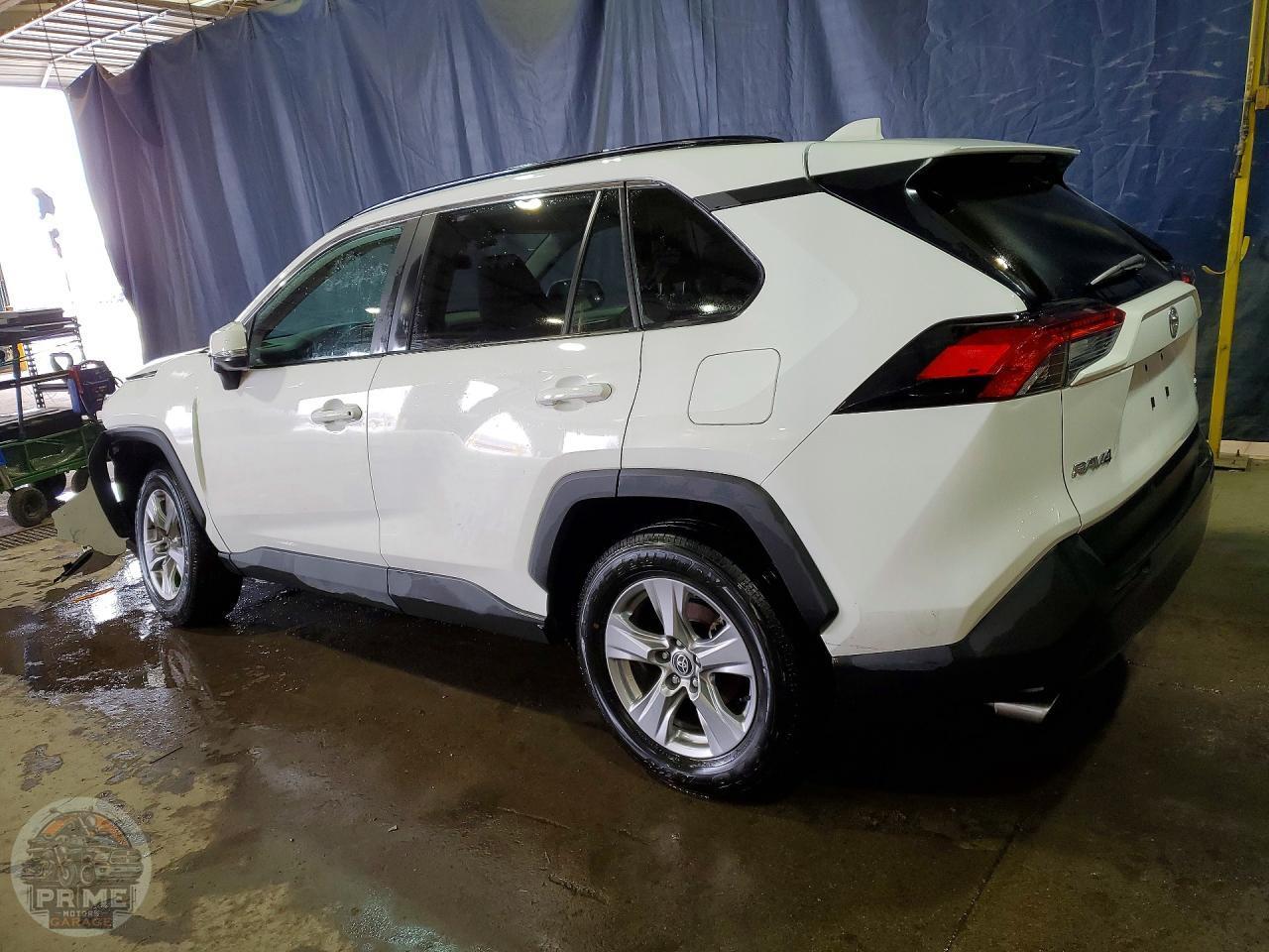 2025 TOYOTA RAV4 — фото 2