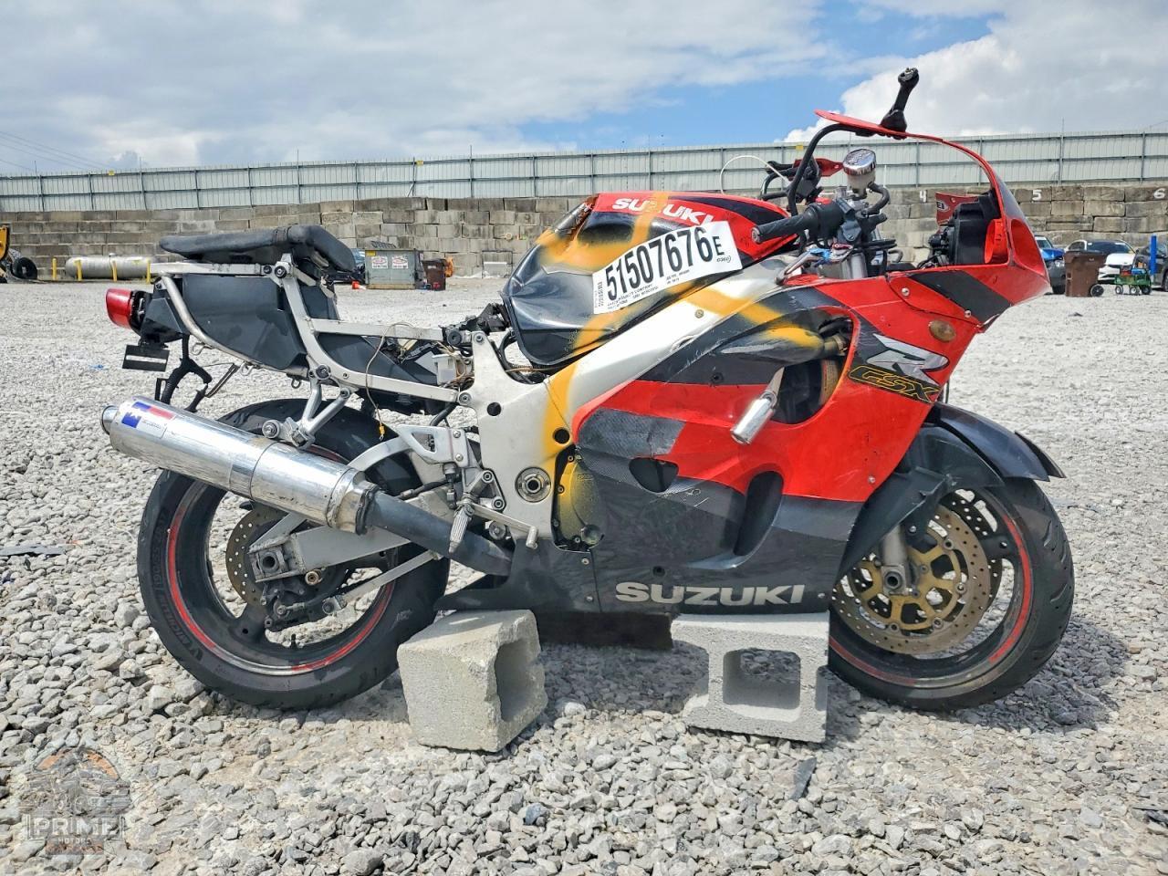 1999 SUZUKI GSX R750 — фото 1
