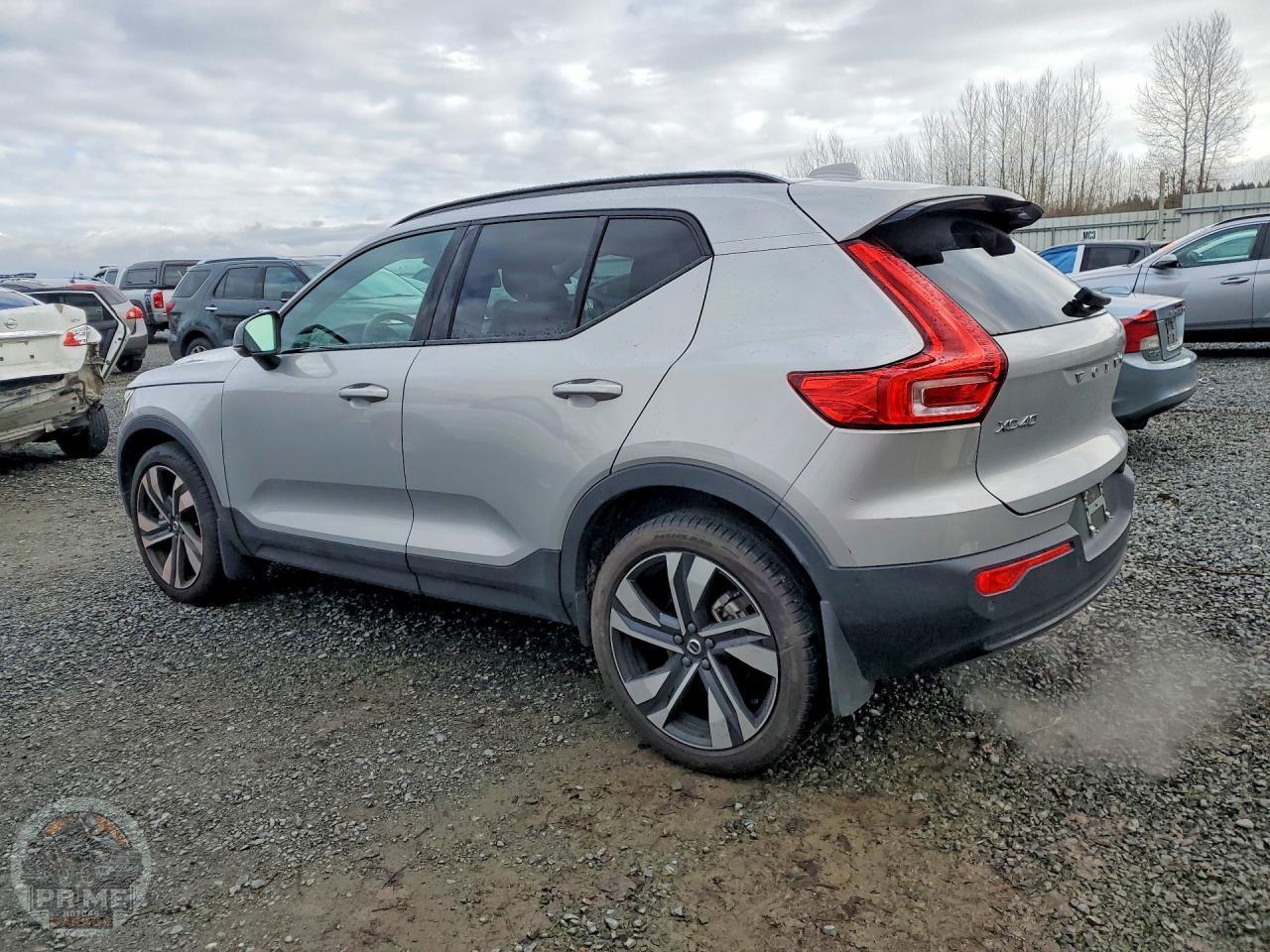 2023 VOLVO XC40 — фото 2