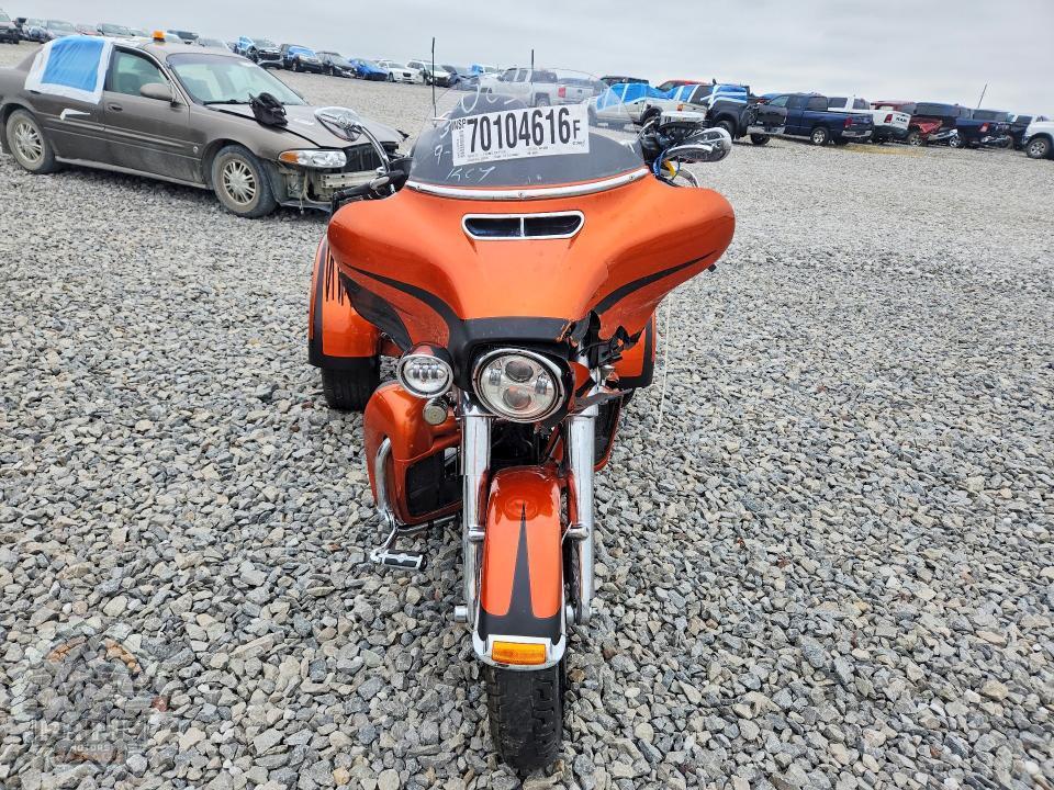 2019 HARLEY-DAVIDSON FLHTCUTG (TRI GLIDE ULTRA CLASSIC) — фото 2