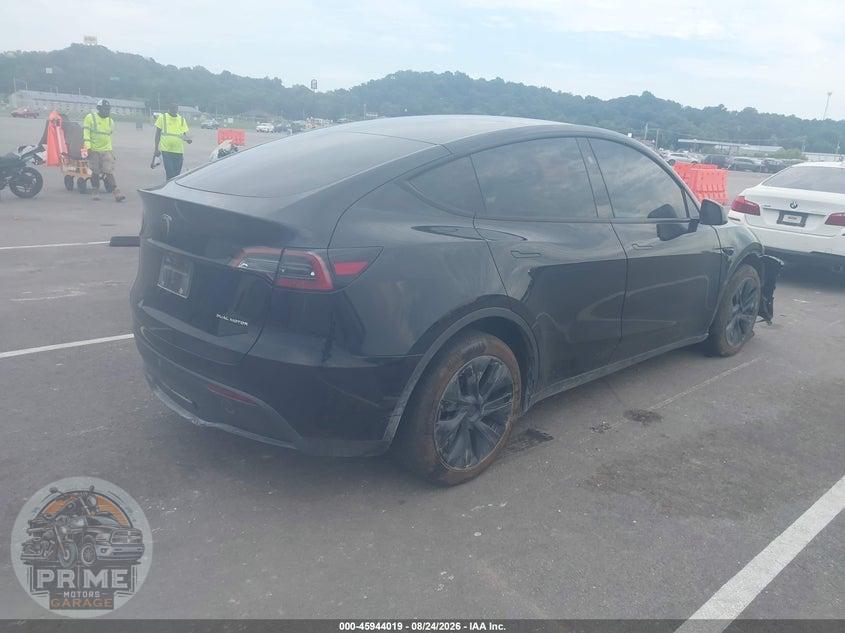 2025 TESLA MODEL Y LONG RANGE DUAL MOTOR ALL-WHEEL DRIVE — фото 4