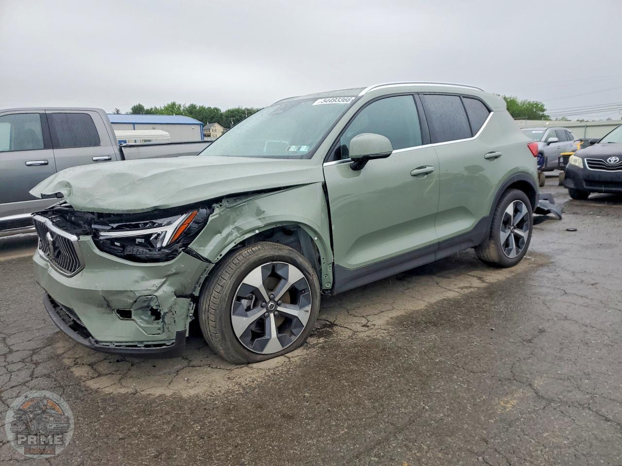 2025 VOLVO XC40 — фото 1