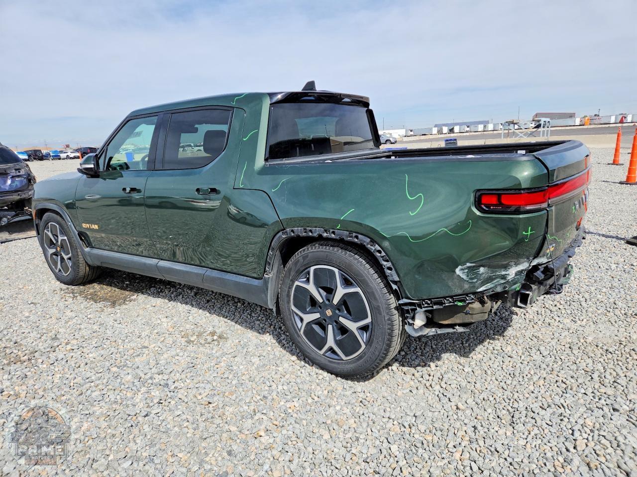 2022 RIVIAN R1T — фото 1