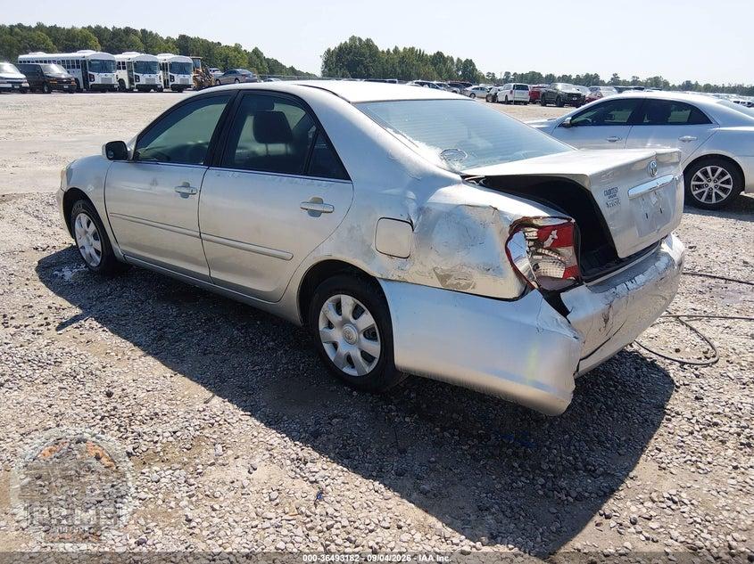 2004 TOYOTA CAMRY LE — фото 3