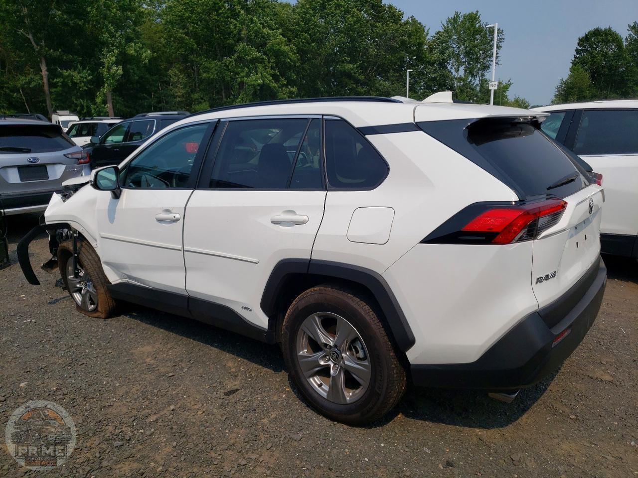 2025 TOYOTA RAV4 — фото 2