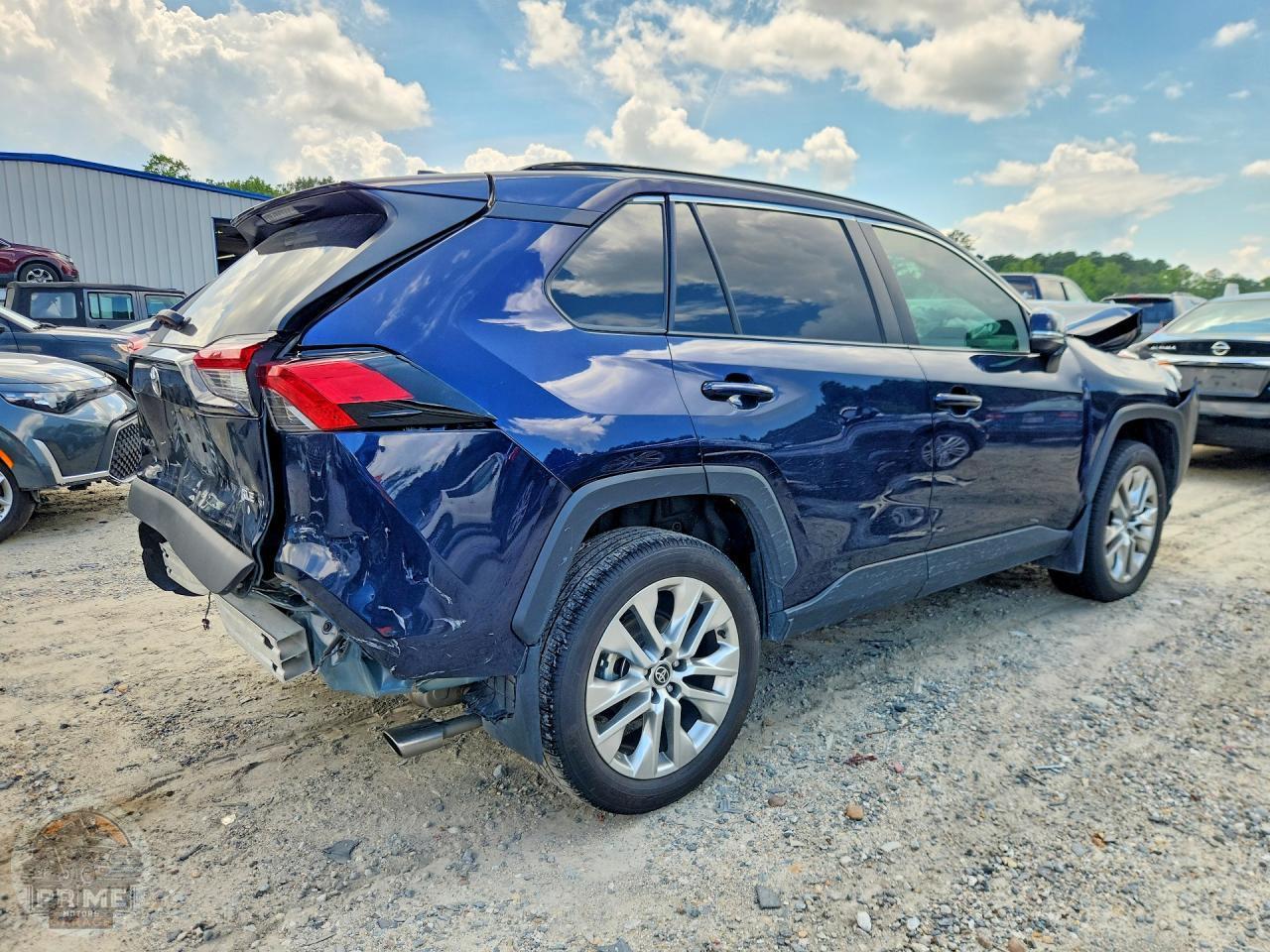 2025 TOYOTA RAV4 — фото 3