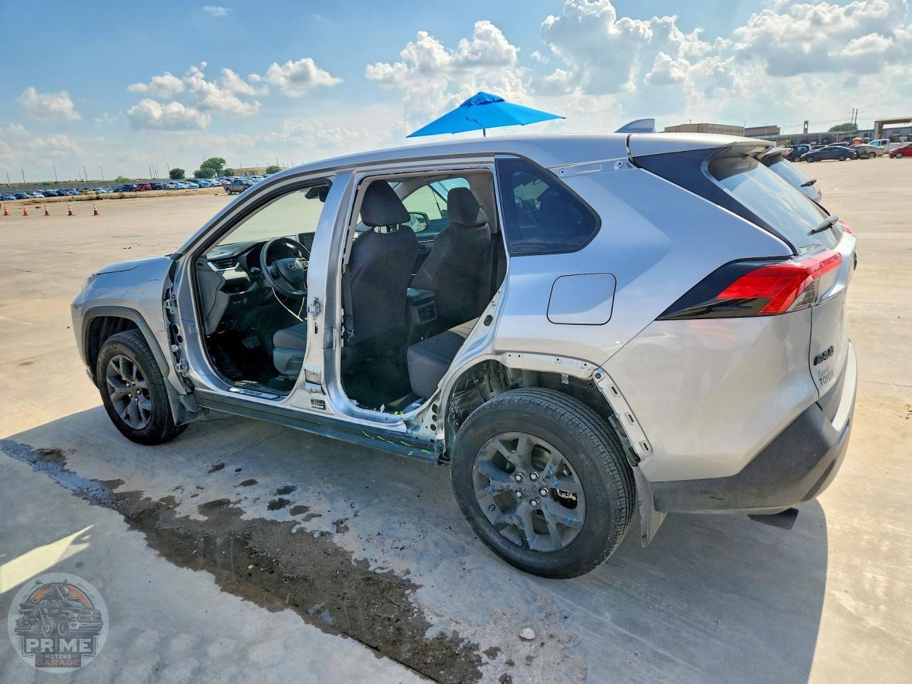 2025 TOYOTA RAV4 — фото 2