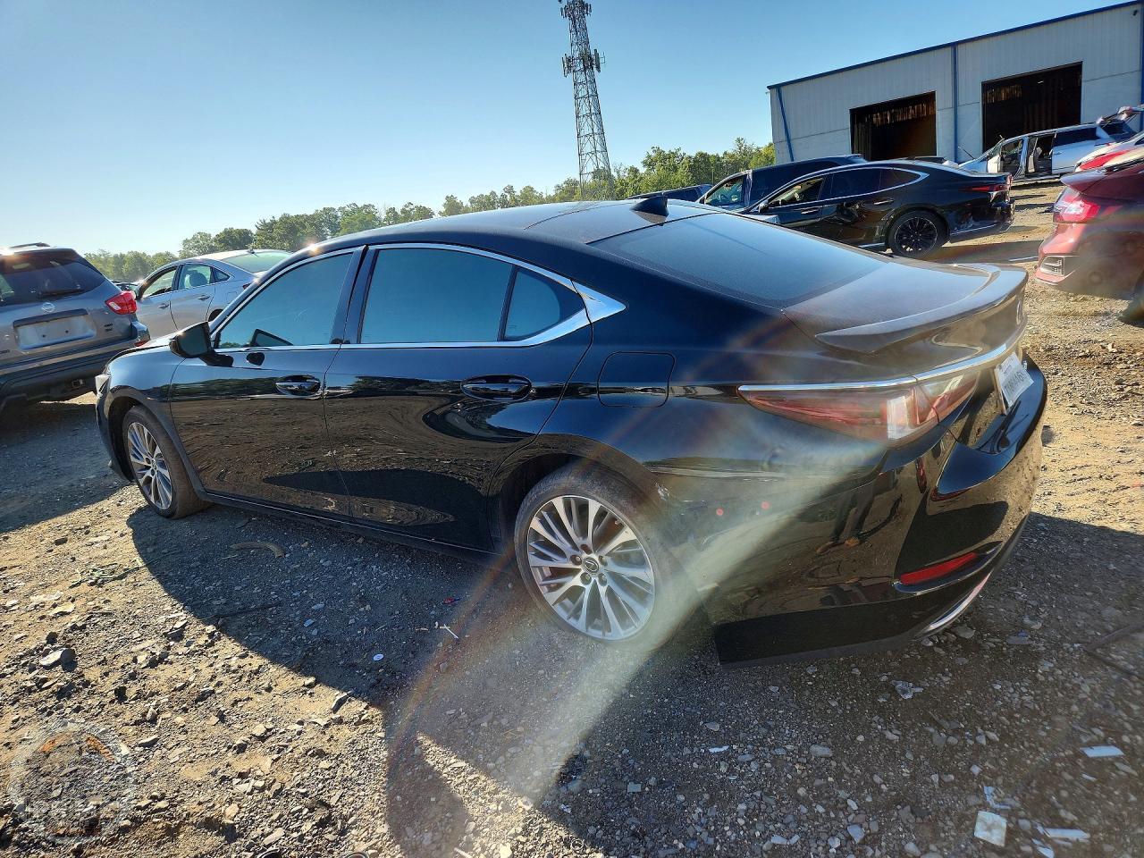 2021 LEXUS ES — фото 2