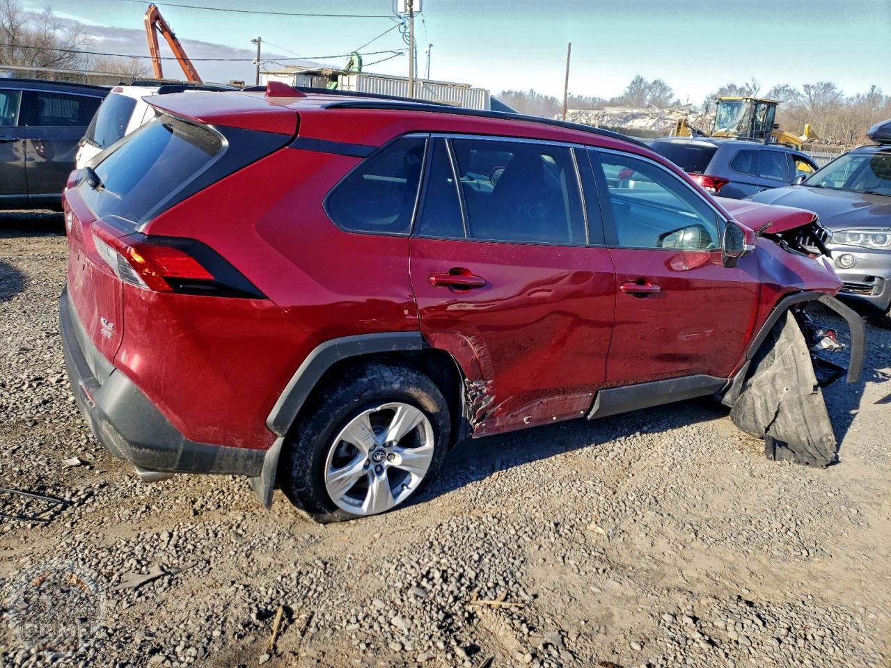 2020 TOYOTA RAV4 — фото 3