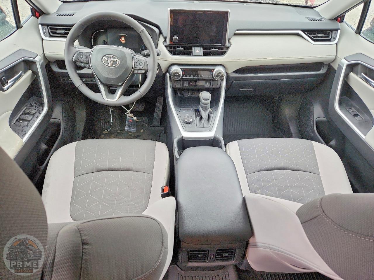 2025 TOYOTA RAV4 — фото 5