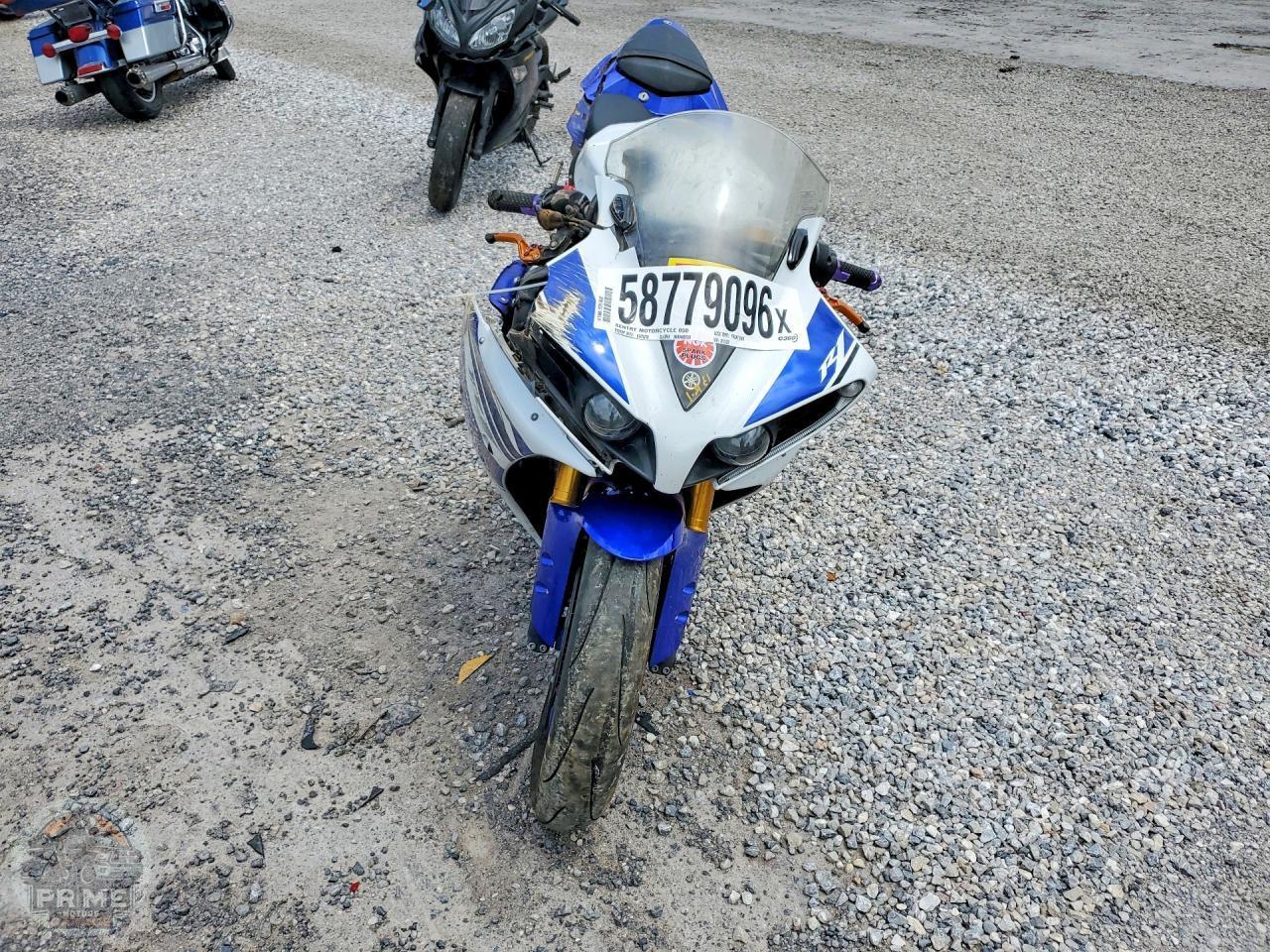 2014 YAMAHA YZFR1 — фото 2