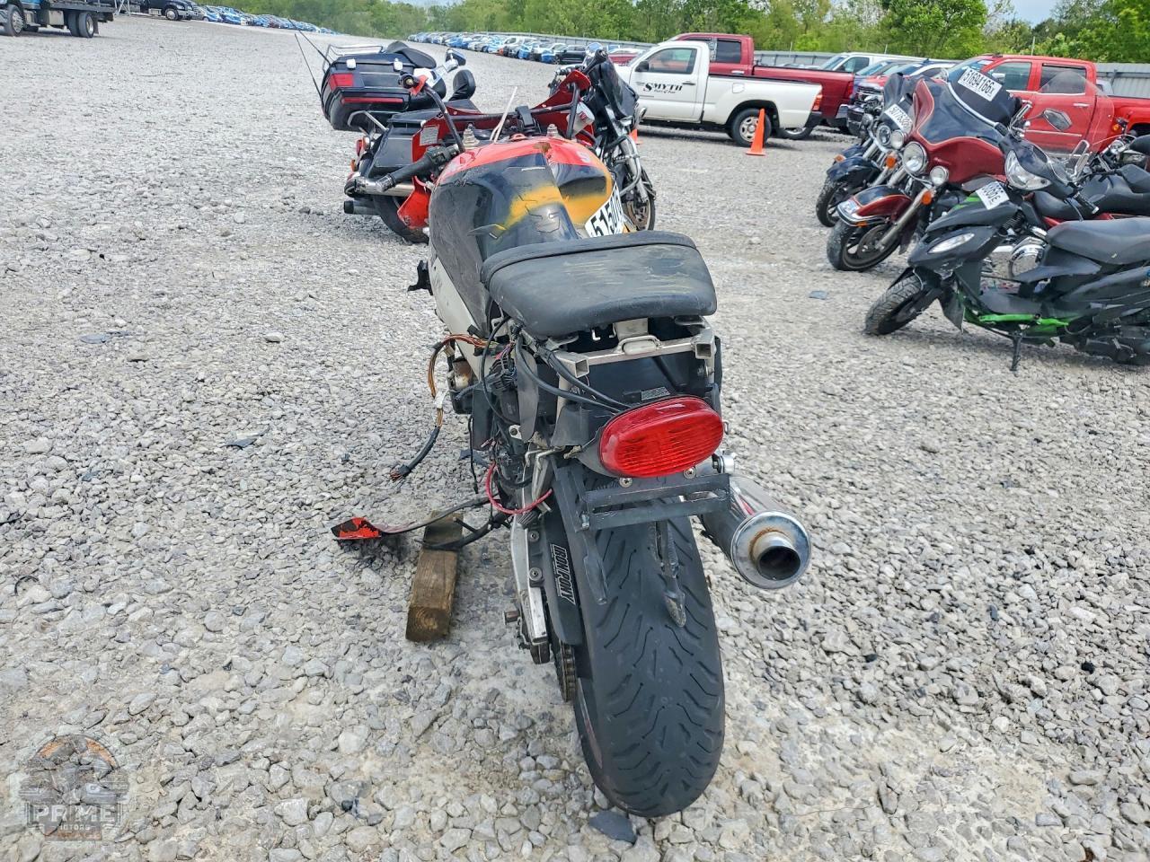 1999 SUZUKI GSX R750 — фото 4